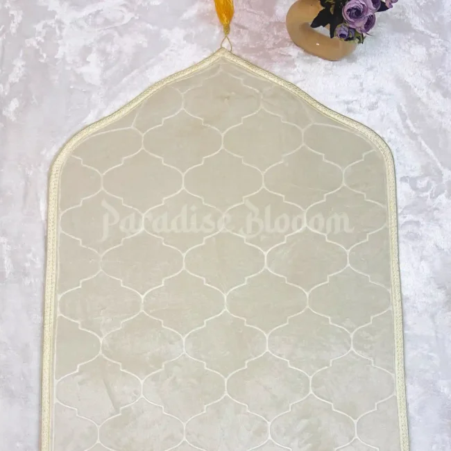 Hadiyah Noor - Janamaz (White)