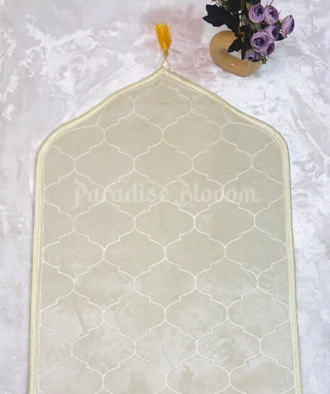 Hadiyah Noor - Janamaz (White)